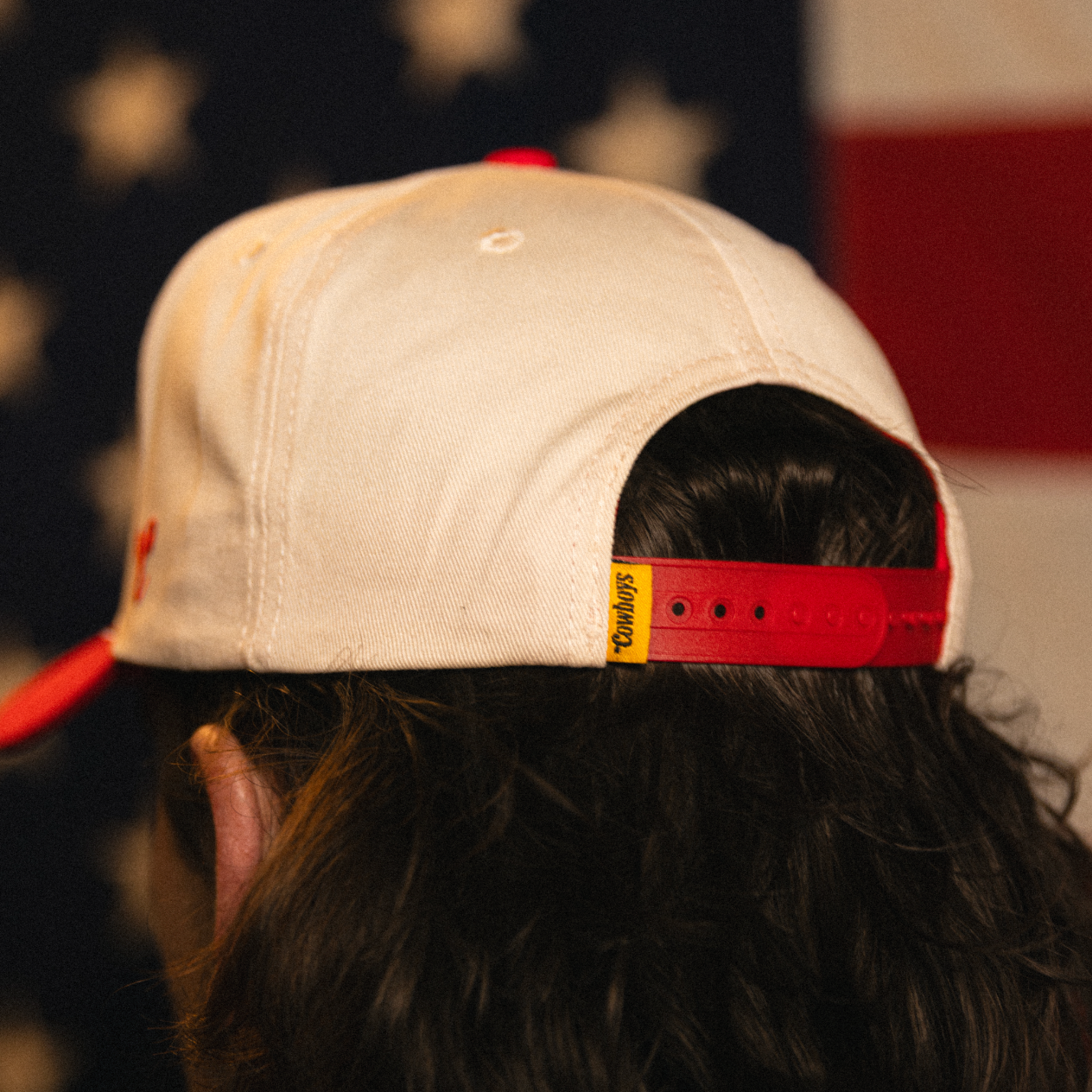 THE COWBOY CLASSIC SNAPBACK - CREAM/RED